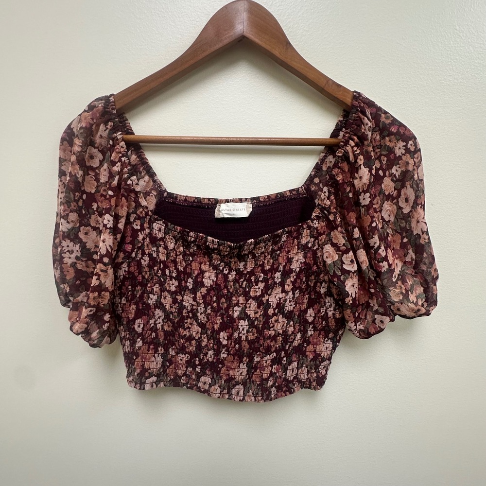 Altar'd State Floral Smocked Puff Sleeve Crop Top Burgundy Mauve L ASWT-232-001